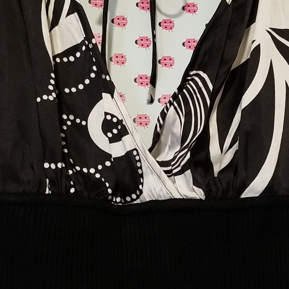 Bebe, womans M, dreas top, EUC - Picture 6 of 8